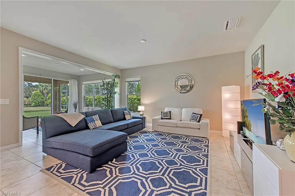 3 bed, 2.0 bath, 2174 sqft, $6,250 — Photo 1