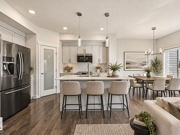 3rd image of 2424 Kelly Cir SW