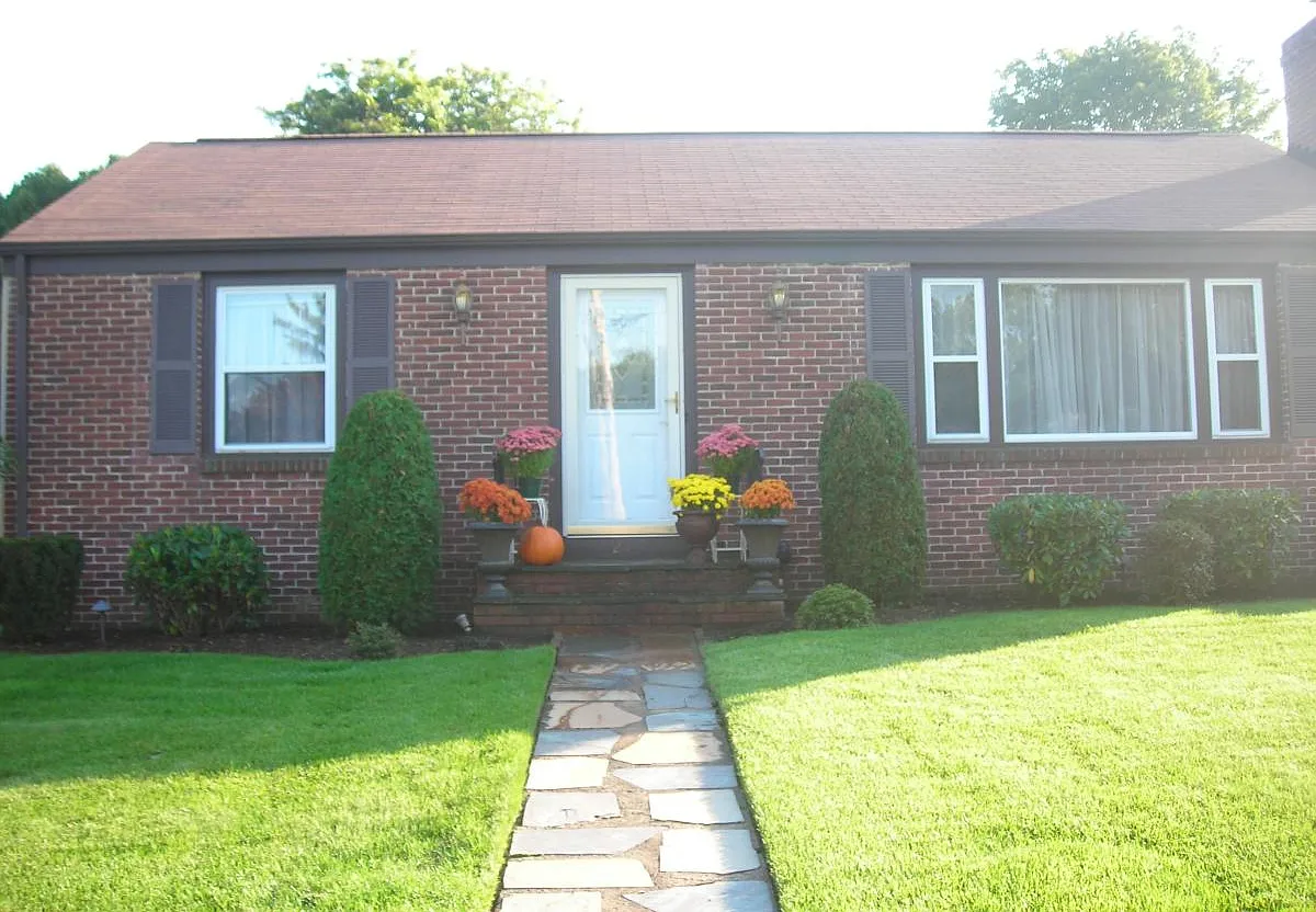 2 bed, 1200 sqft, $2,495 — Photo 2