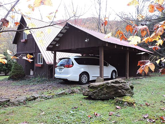 5th image of 19 Hill Crest Ln