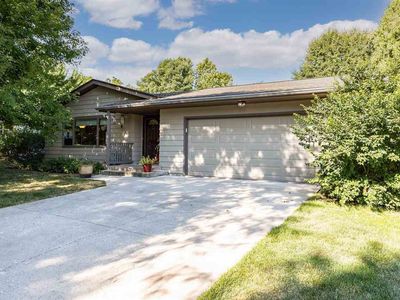 123 Montrose Ave, Iowa City, IA, 52245