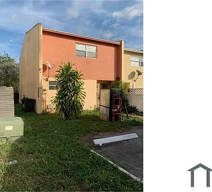 954 SW 74th Ave — Photo 5