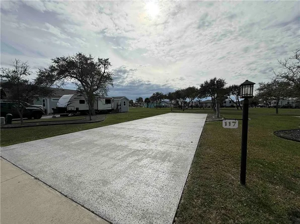 117 Augusta Cir, Aransas Pass, TX 78336