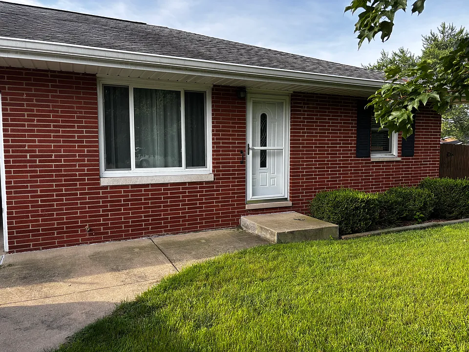 622 W Timothy Dr