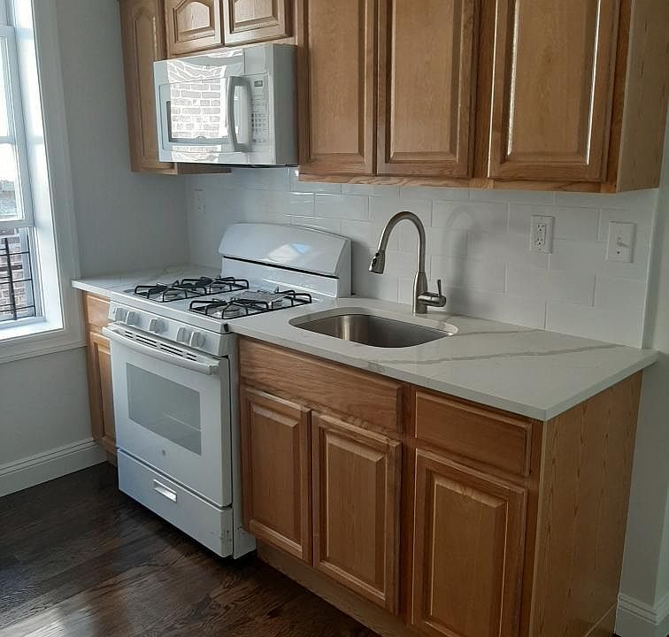 NEWLY RENOVATED KITCHEN