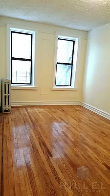 Rented by Hillel Realty Group | media 27