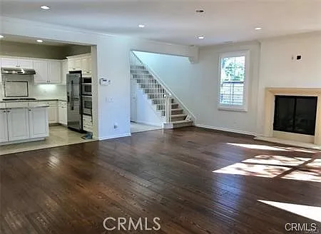 27 Donovan — Photo 5