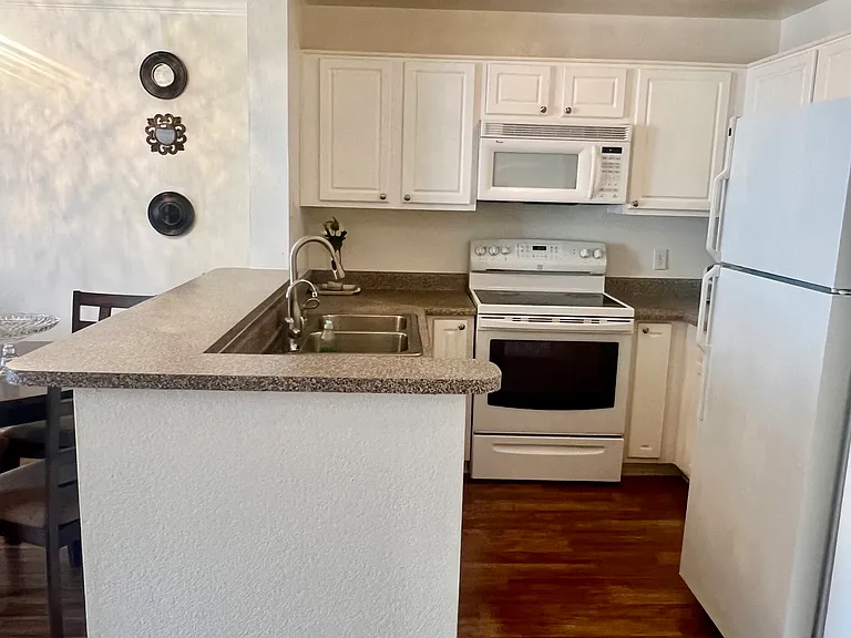8889 Caminito Plaza Centro #7331 — Photo 4
