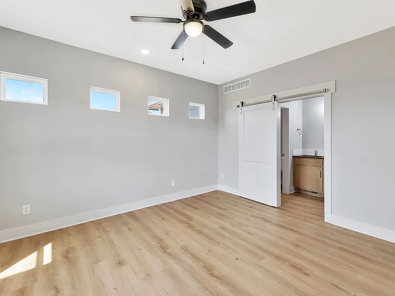 584 Long Path Ct — Photo 18