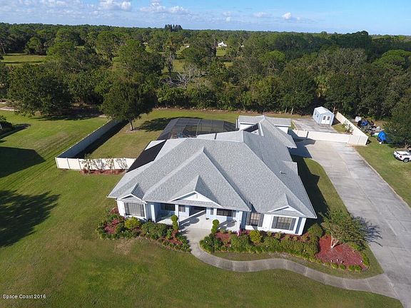 4th image of 2523 Alanna Ln S