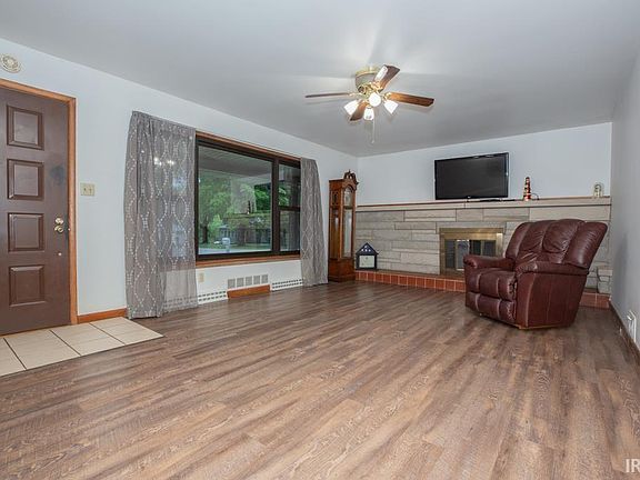 2nd image of 13320 Woodland Ln