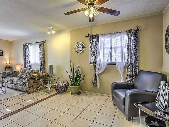 4th image of 1008 Fay Blvd