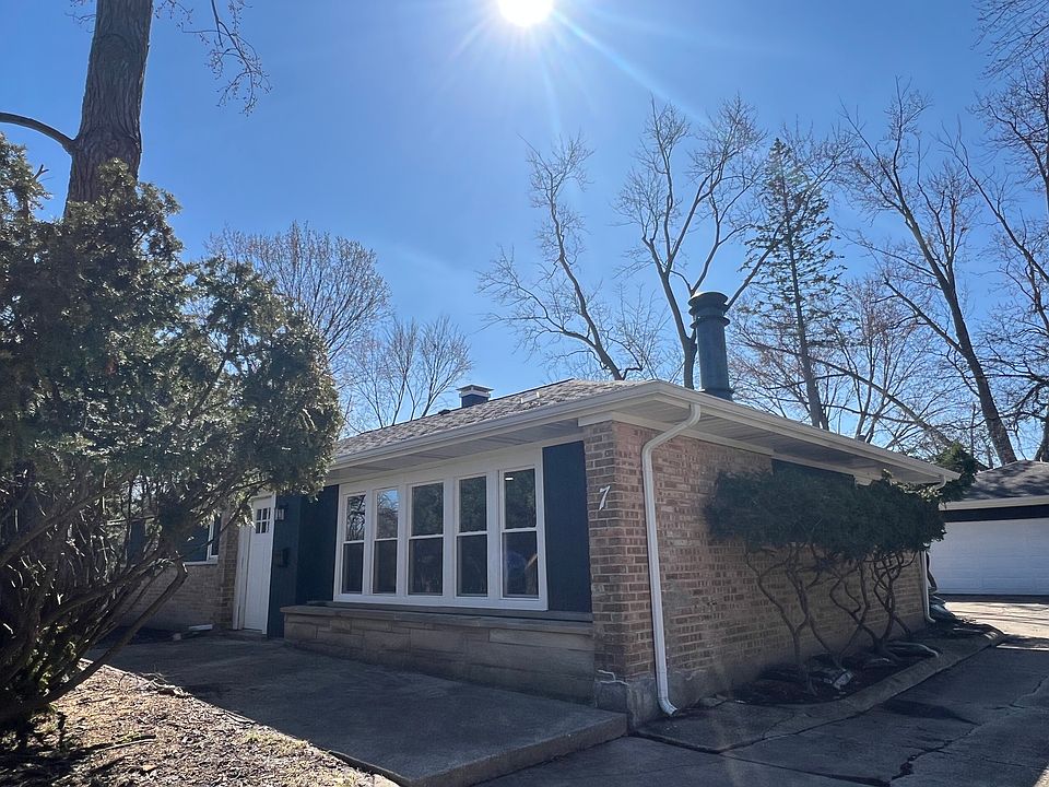 1st image of 7 Nassau Ct