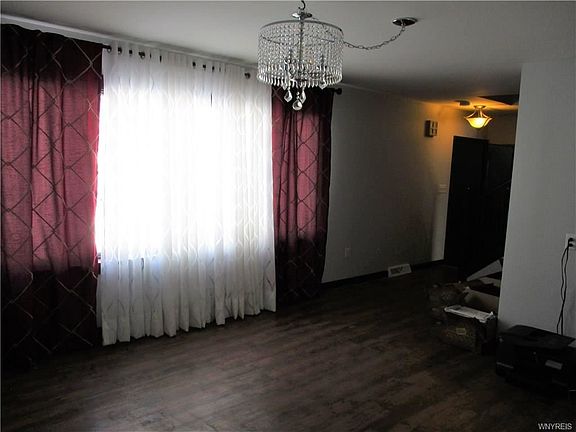 3rd image of 29 Barnett Dr