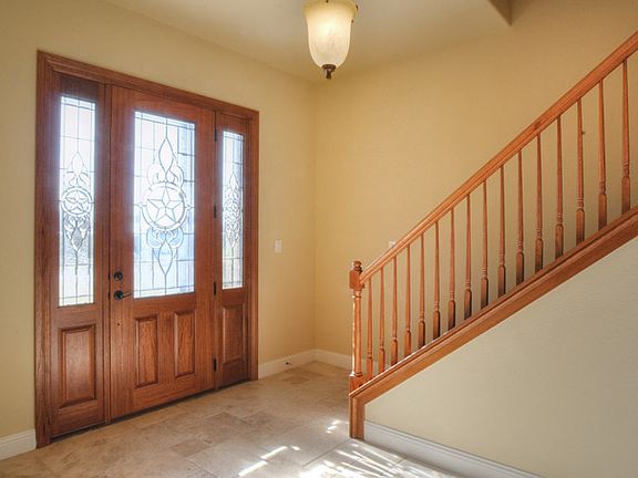 4th image of 860 Oak Bluff Trl