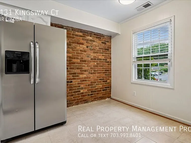 8131 Kingsway Ct — Photo 5