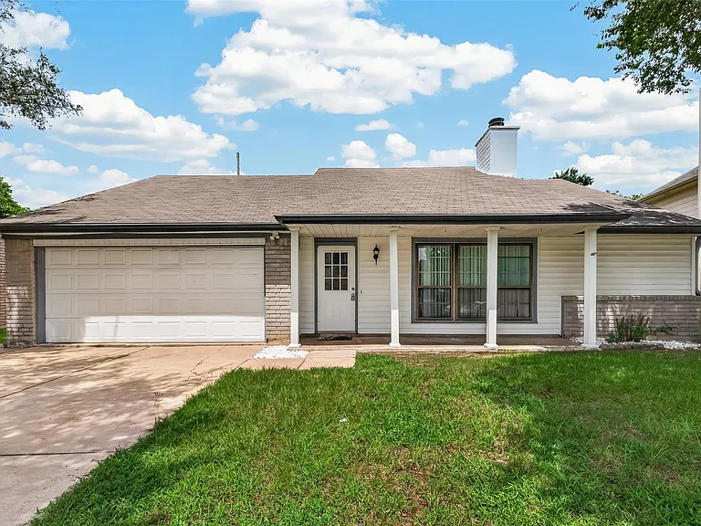2423 Anthony Hay Ln — Photo 1