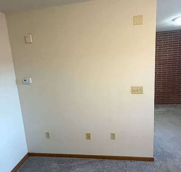 Pineview Apartments — Photo 33
