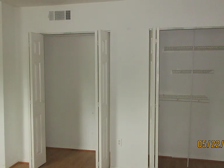 4419 Kentmore Dr — Photo 37