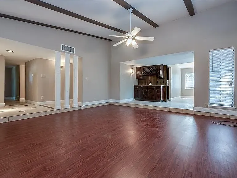2124 Courtland Cir — Photo 9