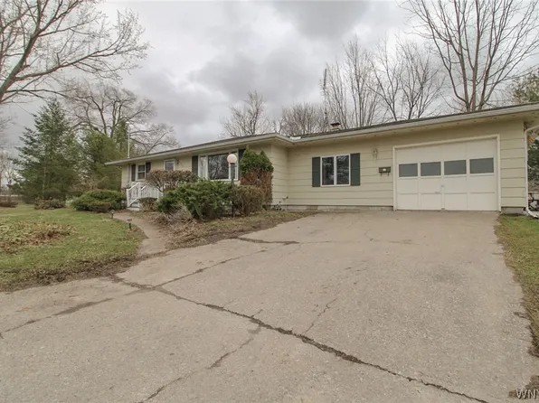 151 Worthy Ave, Medina, NY 14103