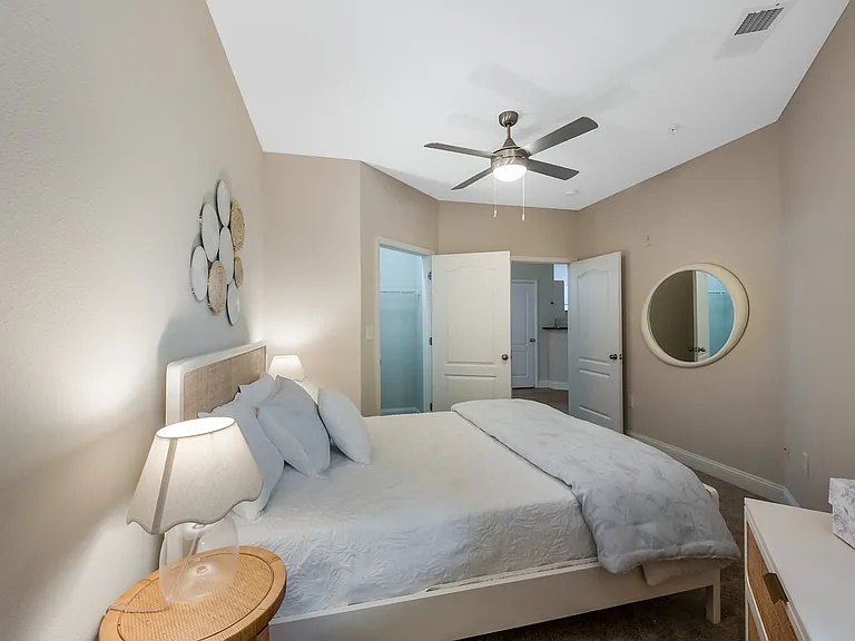 Ashbury Square Apartments — Photo 60