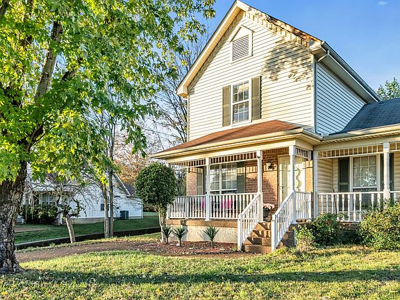 3rd image of 614 Brentmeadow Cir