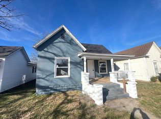 209 W College St, Aurora, MO 65605