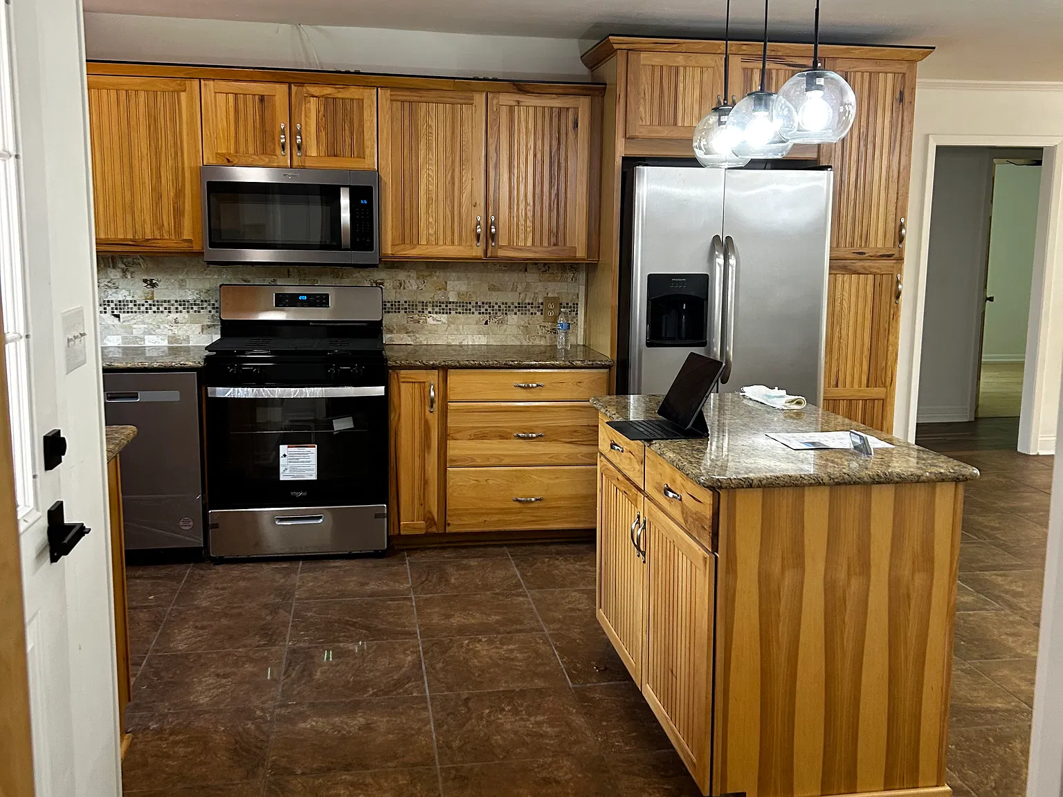 4 bed, 2387 sqft, $2,600 — Photo 3