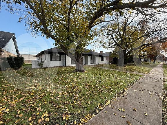 3rd image of 1309 Buckingham Pl