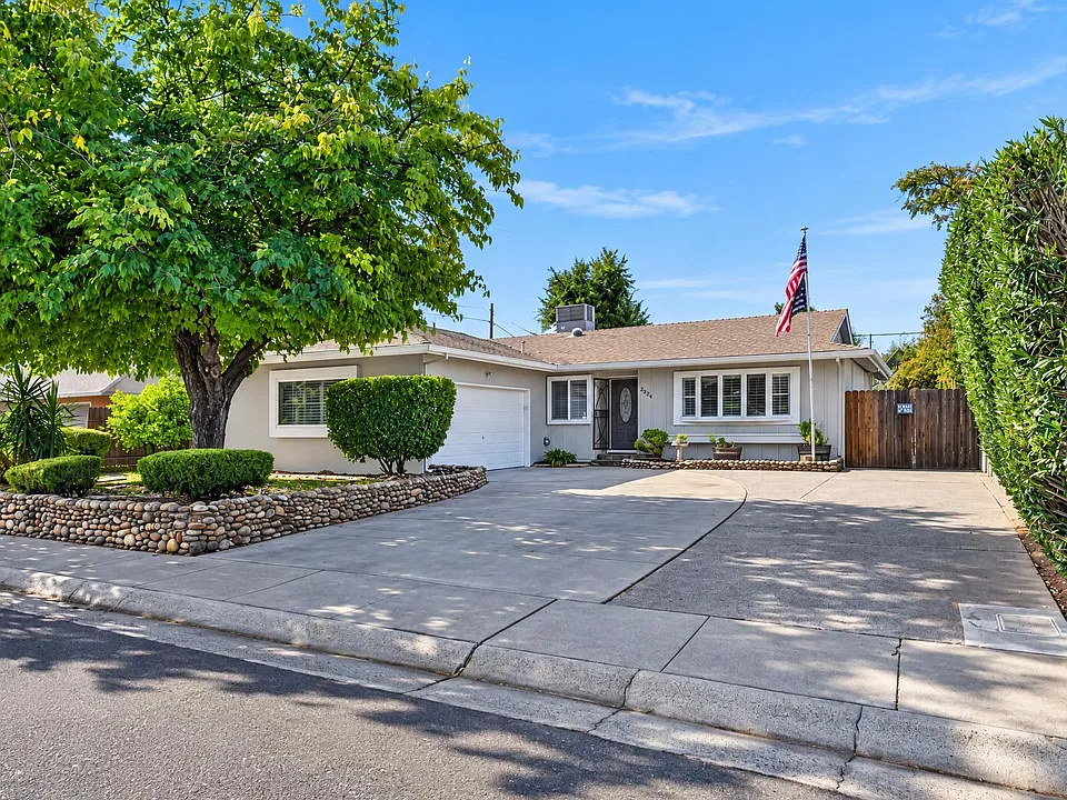 2624 Betsy Way