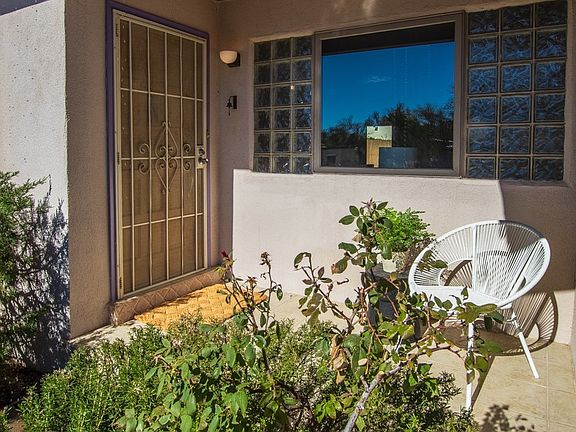 3rd image of 105 La Placita Cir