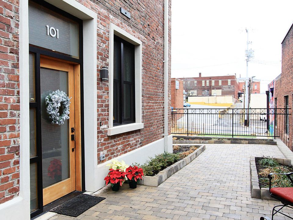 1st image of 101 W Magnolia Ave #101