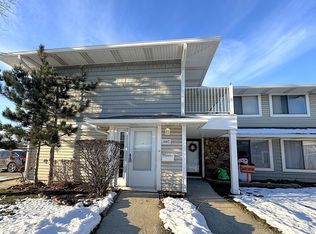 1447 Fremont Dr, Hanover Park, IL 60133