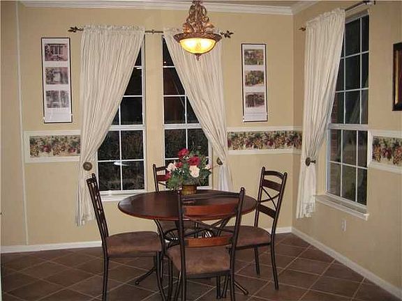 5th image of 1128 Oaklands Dr