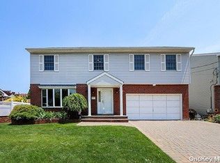2151 Cypress St, Wantagh, NY 11793