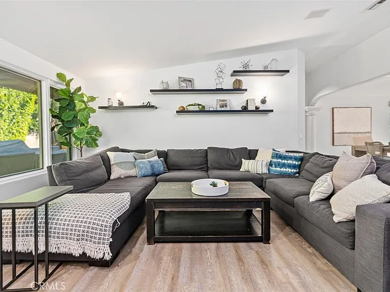 600 Cliff Dr — Photo 8