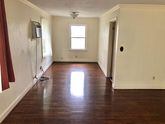 4th image of 444 W Chestnut St #1