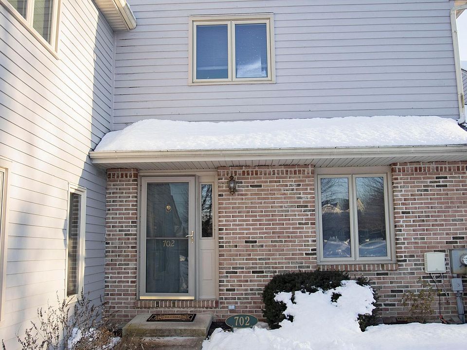 1st image of 702 Pinebrooke Cir #1