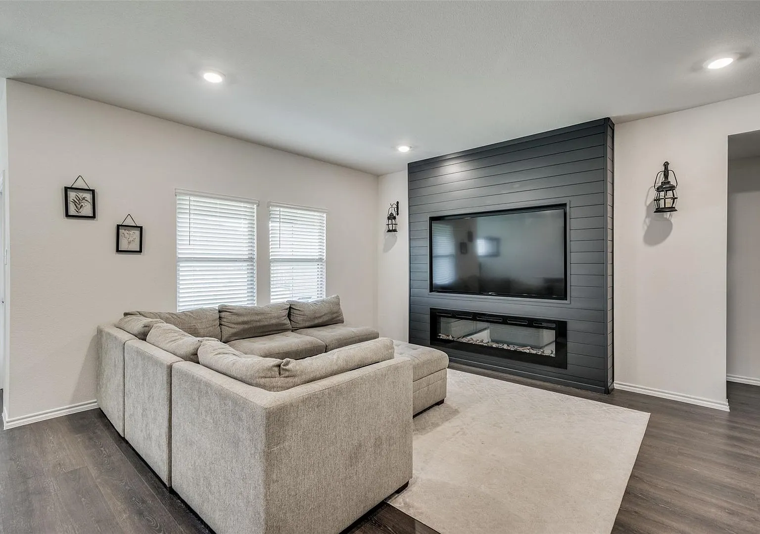 Bright, Open & EfficientPerfect Home for Modern Living! — Photo 4