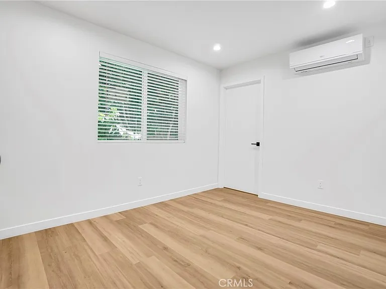 16118 Haynes St — Photo 14