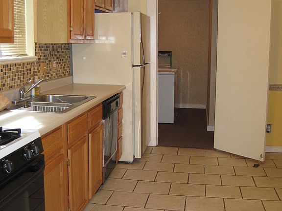 3rd image of 2215 N Marion St APT A