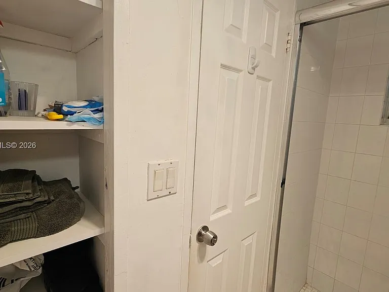 220 Kings Point Dr #105 — Photo 16