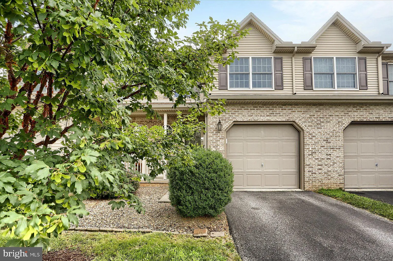 42 Nottingham Dr photo 1