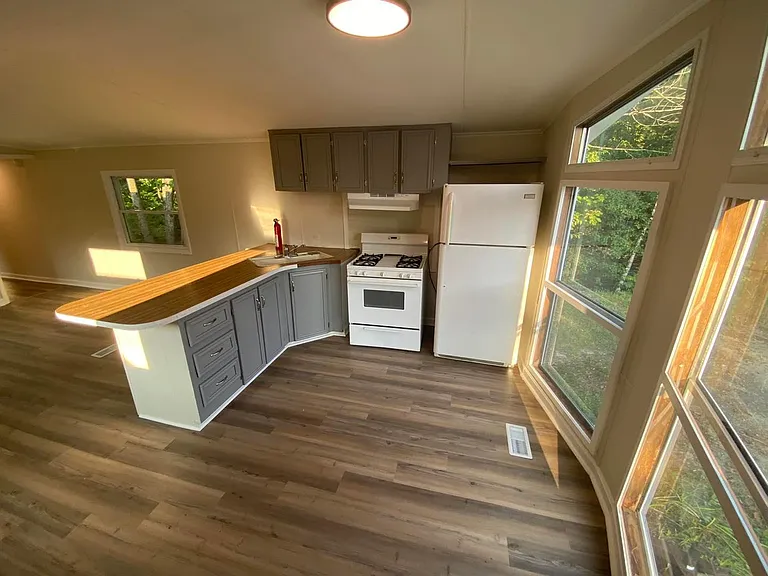 7 Burts Way — Photo 3