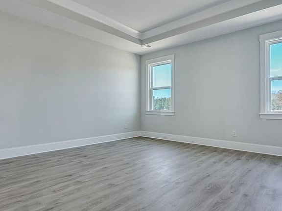 5th image of 114 Coastline St
