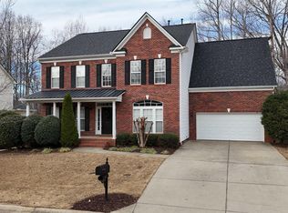 402 Winding River Ln, Simpsonville, SC 29681