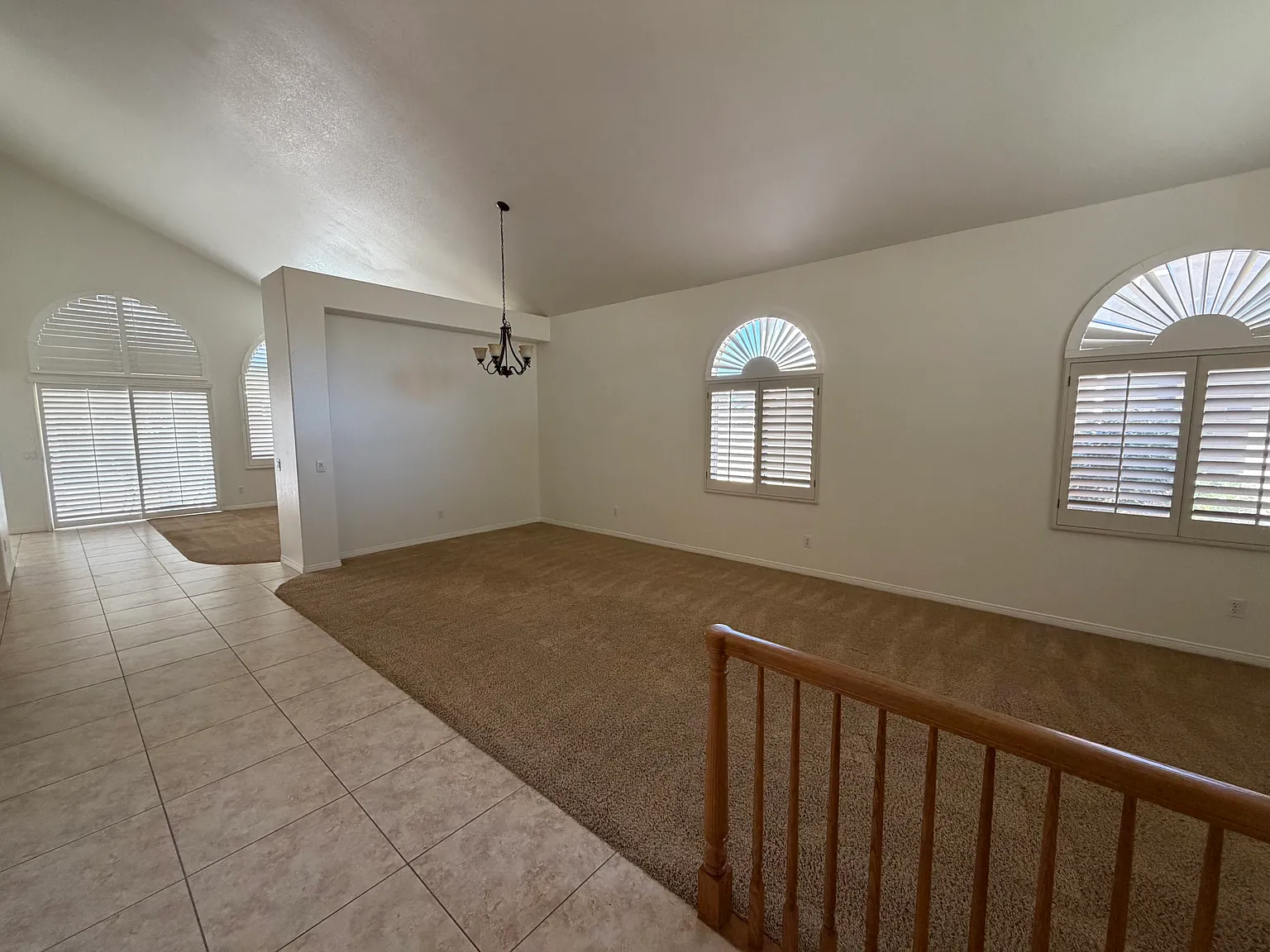 4 bed, 2379 sqft, $3,950 — Photo 3