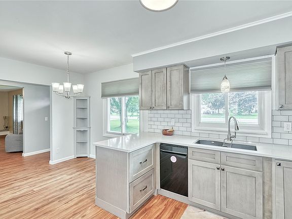 5th image of 151 Whittier Rd