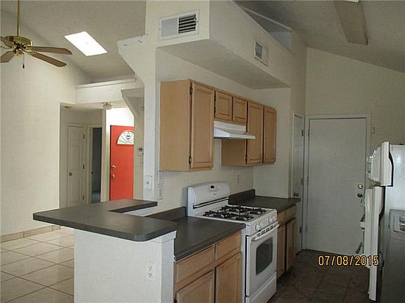 4th image of 1037 Chiricahua Dr